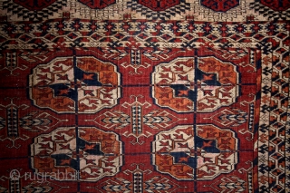Ersari Tekke, late 19th century. 
See the white ground in de borders. 
Wear and a tear. 
122 x 190 Cms. 
            