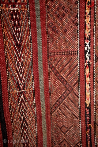 Haml, rare kilim made by woman of Berber people in south Tunisia. 
early 20th century. 155 x 280 Cm's. 
Book:  Paul vandenbroek, AZETTA, Berbervrouwen en hun kunst.
Uitgave van Paleis voor Schone  ...