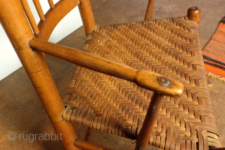     
Lovely Shaker Children's Rocking Chair. 
Pine, around 1900 - 1920. 
It is a rocking chair. 
Hight of the seat: 35 Cm.-wide 48 Cm. 
Hight overall 95 Cm.

Bought it  ...