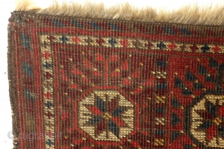 Ersari Beshir, 112 x 72 Cm. Antique. 
White wool warp.                       