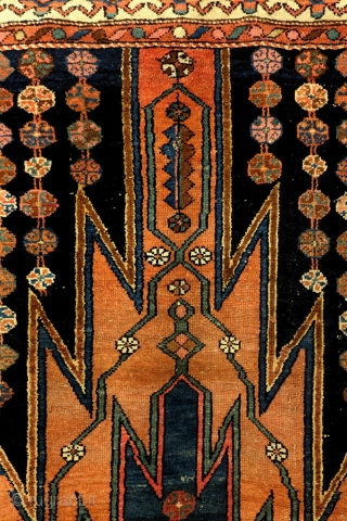 Mazleghan, Koerdish, 195 x 97 m. wool on cotton. Natural colors. 
Interesting and intriging figure, symbolizes fire, like some Caucasian carpets
from Karabach, fire is worsiped by the Zoroatians. 
Beatiful and magic wall  ...