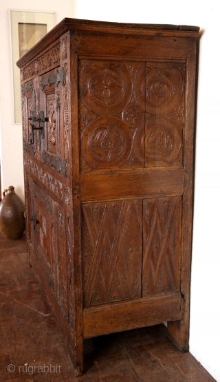 Gotic Cabinet, around 1470. 
A masterpiece and extreem rare. 
In very good condition. 
Oak. 

sold, goes to Flanders.               