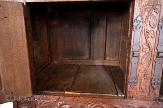 Gotic Cabinet, around 1470. 
A masterpiece and extreem rare. 
In very good condition. 
Oak. 

sold, goes to Flanders.               
