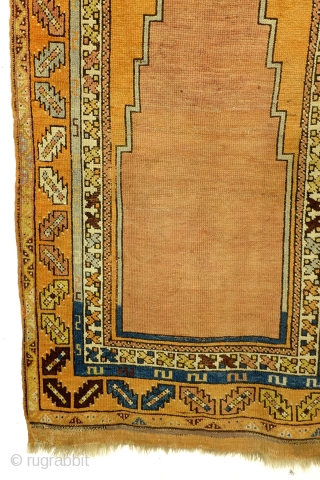 Anatolian prayer rug, from the historical town Niğde, between Yayahi and Karapinar. 
The remarkable long and narrow trapped mihrab is characteristic for Niğde. 

1900 - 1910, very good condition. 

83 x 140  ...