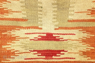 Kilim Karapinar, Anatolia, nineteenth century. 103 x 150 Cm. 3.4 ft. x 5 ft. 

                  