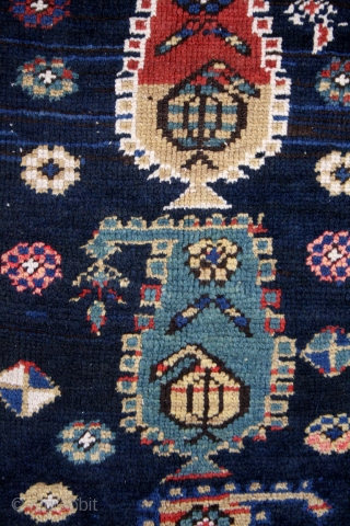 An antique Persian carpet Shahsavan (Northwest region, Azerbaijan).
Very nice elegant piece in gallery format. In the rare narrow
The main field marked in blue is made up of twelve vertically
colorful boteh variation, also  ...