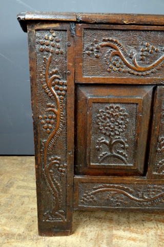 French chest, dated 1606, beatifull dark patine on oak. 
also called coffre of Bahut. 
Fabulous carving with vines. 
Later floor. 
Size; long 125 cm ( 50 inch) high 70 cm 9 28  ...