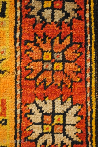 Prayer rug, Konya, Anatolia. 
157 x 105 cm.  
5.2 feet x 3.5 feet. 

The lamp stand for the Holy Light. 
Great Abrash!          