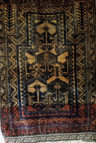 Old Beloudj prayer rug. 
19th century. 
wool on wool. 
90 x 135 Cm. SOLD                   