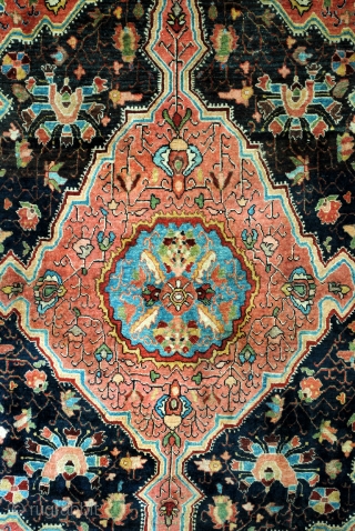 SOLD / Antique Farahan Sarough, 215 x 135 cm. 7.1 ft. x 4.5 ft. 
1910-1925. 
Great colors, good condition. 

$ 1200,00 free shipping. /SOLD         