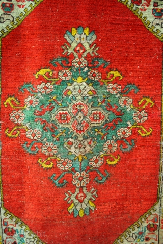 Anatolian Prayer Rug. 1920-1930. 
Konya. 160 x 112 Cm. 
Wool on cotton. 

Old restauration on the border, see the last photo. 

           