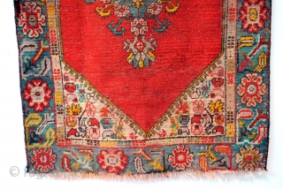 Anatolian Prayer Rug. 1920-1930. 
Konya. 160 x 112 Cm. 
Wool on cotton. 

Old restauration on the border, see the last photo. 

           