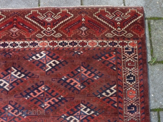 Yomud main rug, 305 x 171 cm., ca. 1900, in full pile and with fine weave. Sides and endings original and secured. Two areas with reknotting (see pict. 3 and 7). A  ...