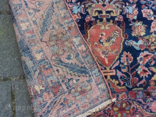 Bakhtiar rug in full pile condition, 188 x 140 cm. Fine weave and meaty. One patch at a side ( see pict. of the backside ). All natural dyes. Clean and ready  ...