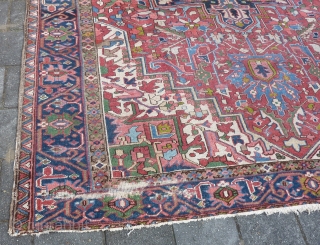 Heriz rug 375  x 275 cm., 12'4" x 9' ,ca. 1900.                     