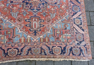 Small Heriz rug 298  x 208 cm., 9' 9" x 6' 10".                    