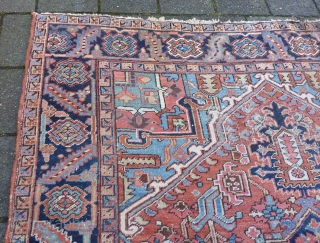 Small Heriz rug 298  x 208 cm., 9' 9" x 6' 10".                    