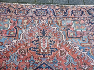 Small Heriz rug 298  x 208 cm., 9' 9" x 6' 10".                    