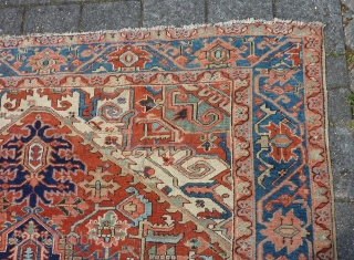 Antique Karaja Heriz, 306 x 244 cm., 10' x 8'                       