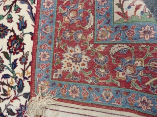 Isfahan, 160 x 105 cm., 5' 3" x 3' 5", in absolute mint condition. Knotted with the finest quality of wool on a silk foundation ( 10 x 10 per cm2 ).  ...