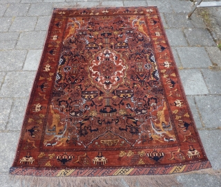 East Persian Kashmar rug, 199  x 132 cm., 6' 6" x 4' 4" . Mint condition, with great glossy wool all over and without any wear. Clean and ready to use.  ...