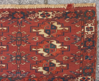 Fine Tekke Torba, 1st half 19th c. 37 x 91 cm., 15" x 36". 300 knts/sq.inch.
Full, velvetlike pile, some damages. With small dots of yellow, blue-green silk and lac dye. ( see  ...