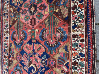 Sweet antique Bachtiari rug, 204 x 130 cm., with a nice range of colours, all natural. With low pile, the sides needs rewrapping and a small patch in the upper left corner.
robvanwieringen@telfort.nl 