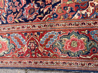 Antique Keshan rug, 208 x 135 cm. Good pile all over, without wear and with saturated, all natural dyes. 7x small moth spots, all shown in the last 4 picts.
Knot density: 6  ...