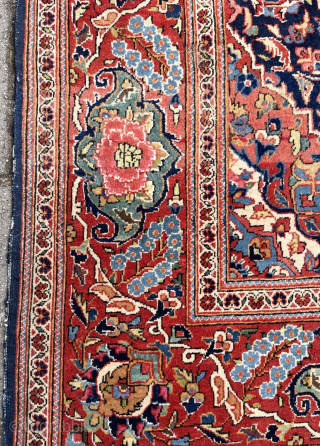 Antique Keshan rug, 208 x 135 cm. Good pile all over, without wear and with saturated, all natural dyes. 7x small moth spots, all shown in the last 4 picts.
Knot density: 6  ...