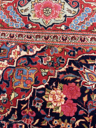 Antique Keshan rug, 208 x 135 cm. Good pile all over, without wear and with saturated, all natural dyes. 7x small moth spots, all shown in the last 4 picts.
Knot density: 6  ...