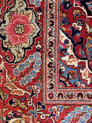 Antique Keshan rug, 208 x 135 cm. Good pile all over, without wear and with saturated, all natural dyes. 7x small moth spots, all shown in the last 4 picts.
Knot density: 6  ...