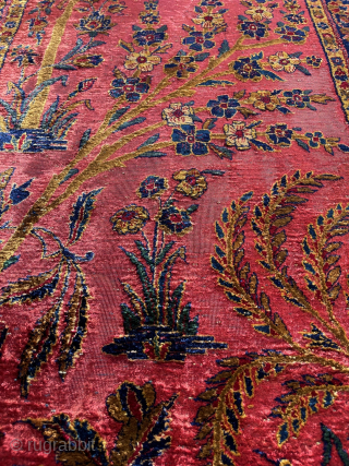 Lovely antique all silk Kashan, possible 19th c., 118 x 62 cm. Finely knotted (9x9 per sq. cm.) on silk warps, with great natural colours. Pile is over all high, except for  ...