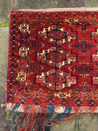 Rare 15-gul antique Tekke turkmen Torba, 143 x 44 cm., 2nd half 19th c. Complete with kilim back. Very fine knotting, 390 knts.per sq.inch and with full, velvetlike pile without any wear.  ...