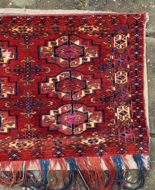 Rare 15-gul antique Tekke turkmen Torba, 143 x 44 cm., 2nd half 19th c. Complete with kilim back. Very fine knotting, 390 knts.per sq.inch and with full, velvetlike pile without any wear.  ...