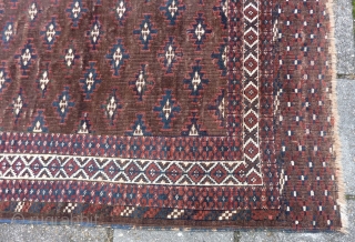 Turkmen Yomud/Göklan (?) small rug, 122  x 89 cm., 48" x 35". With some wear.
Knotting is asy open to the right and at the sides, last four rows, it changes to  ...