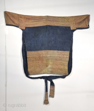 Yao Robe - Southern China / Northern Vietnam
short robe or jacket with long tie - silk brocading on the ends of the tie and front and back of robe/jacket
circa 1930  GOod  ...
