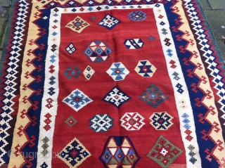 Qashqai Kelim 280 x 145 cm, beautiful colours and drawings, in good condition (ony the fringes, see picture)               
