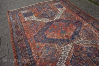 Soumak in need of restoration. A beautiful rug. Size: 260 x 350 cm
   


                 