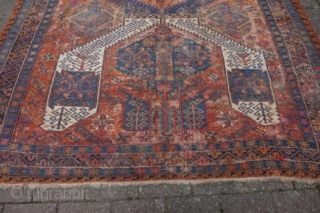 Soumak in need of restoration. A beautiful rug. Size: 260 x 350 cm
   


                 