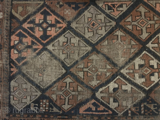 Caucasian Shirvan Rug – Worn/Distressed Condition – 241 × 106 cm
Beautiful antique Shirvan rug with classic geometric motifs and a naturally aged, distressed look.