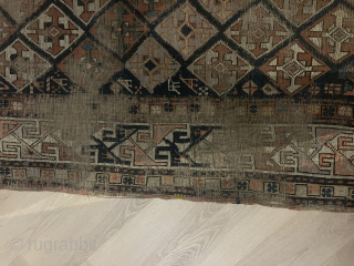 Caucasian Shirvan Rug – Worn/Distressed Condition – 241 × 106 cm
Beautiful antique Shirvan rug with classic geometric motifs and a naturally aged, distressed look.