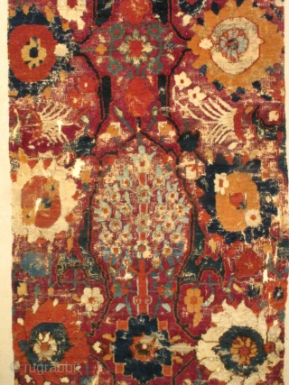 Sotheby's New York, October 1, 2015 Carpet Sale

Some details from Sotheby's NY auction with many great collectible pieces               