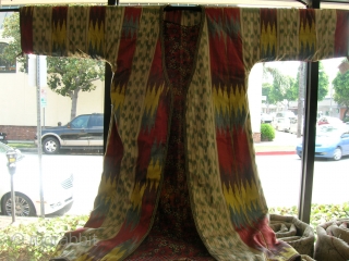 Ikat Robe Buckana.                              