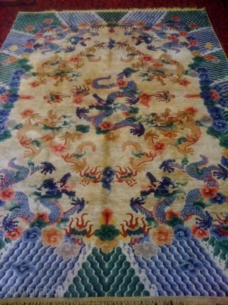 Chinese Dragon Silk Rug in excellent condition. Size: 6x9                        