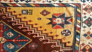 This is a world class (okay,tribe class) Qashqai gabbeh, having no repairs, end kilims and overcast sides. App 4'9" X 6'7" = 144 X 200cm.        