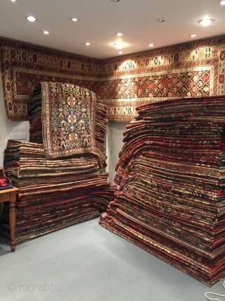 A carpet of Azerbaijan-Perepedil 

Size: 1,21 X 0,95                         