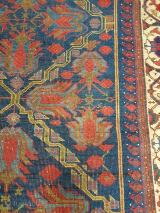 Antique Avshar rug amazing colors and in good condition all original size 1,50 x 1,25 cm Circa 1850               