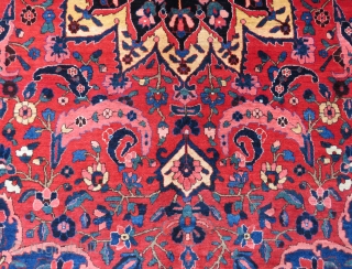 Persian Bahtiar Rug all original amazing wool and colors like serapi and full pile size 3,15x2,10 cm and  Circa 1900-1910            
