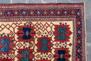 Antique Persian Avshar rug incredible Wonderful colors and excellent condition all original full pile Size 1,88 x 1,41 cm Circa 1910            