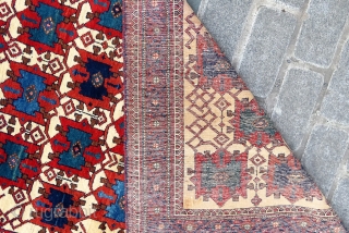 Antique Persian Avshar rug incredible Wonderful colors and excellent condition all original full pile Size 1,88 x 1,41 cm Circa 1910            